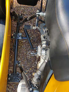 Undercarriage strut connect