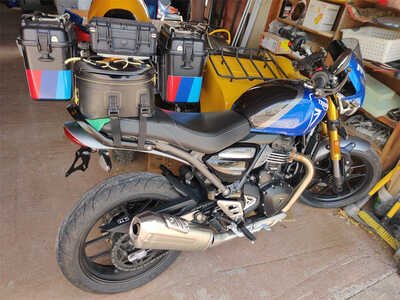 Tail Bag and Phone Mount