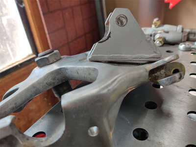 Lower Shock Mount Gap Lower Shock Mount Gap